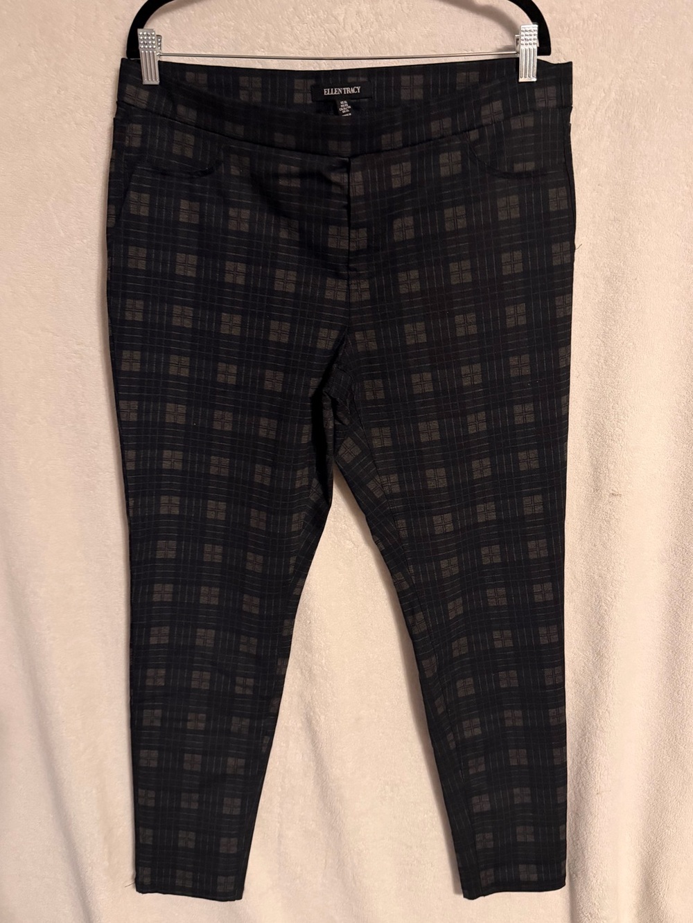 Ellen Tracy Black Plaid Dress Pants
